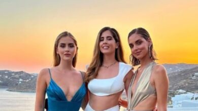 Le Ferragni incantano Mykonos: i look coordinati per l’addio al nubilato di Francesca sono très chic!