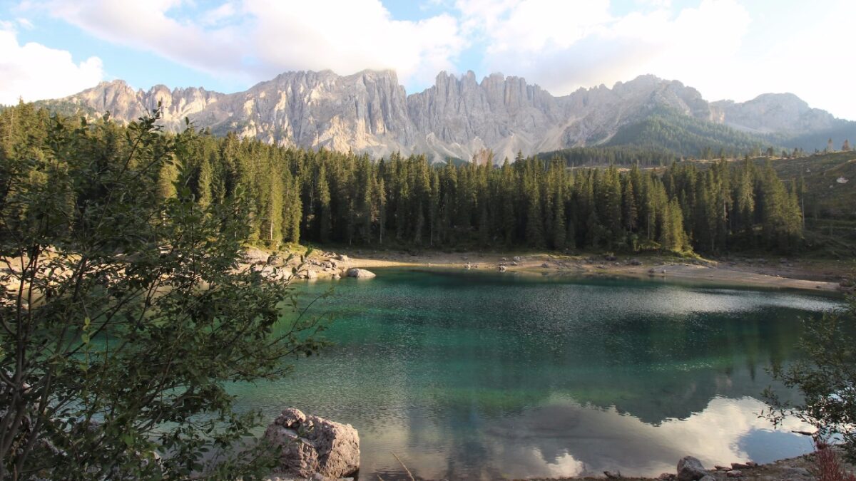 Settembre al lago: 5 location magiche in Italia per l’ultima fuga d’estate…