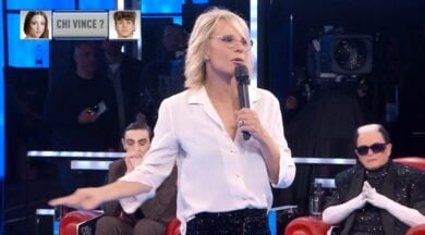 Maurizio Costanzo, il Compleanno dopo il Lutto: Maria De Filippi fa una scelta inaspettata, pubblico applaude