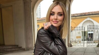 Chiara Ferragni divina in total look Ferragamo, i Mocassini con il tacco sono un Must Have!