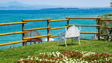 Questo Borgo sulle sponde del Lago di Garda è un vero sogno a occhi aperti…