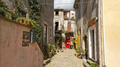 Alla scoperta del bellissimo borgo degli artisti a pochi passi da Roma