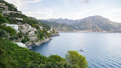 Questo incantevole Borgo sul mare, è il comune più piccolo d’Italia