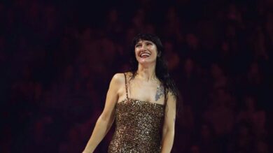 Elisa splende nel meraviglioso abito di Pierpaolo Piccioli, guarda