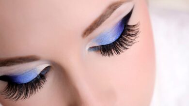 Trucco Blu must 2024: 8 idee per un make up coloratissimo