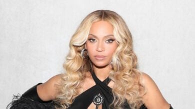 Beyoncé, Look total Black e le favolose scarpe Loewe: che stile!