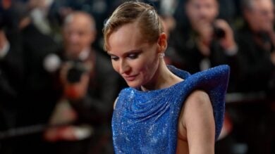 Cannes 2024, Diane Kruger è una vera dea con l’abito futuristico Versace (FOTO)