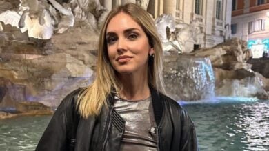 Chiara Ferragni sfoggia un Look sexy nel cuore di Roma, guarda (FOTO)