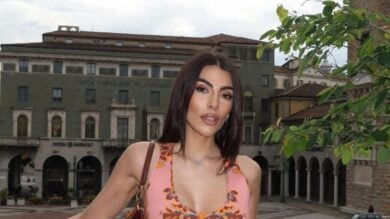 Giulia Salemi, super stilosa con il vestito a fascia: il Look da copiare subito!