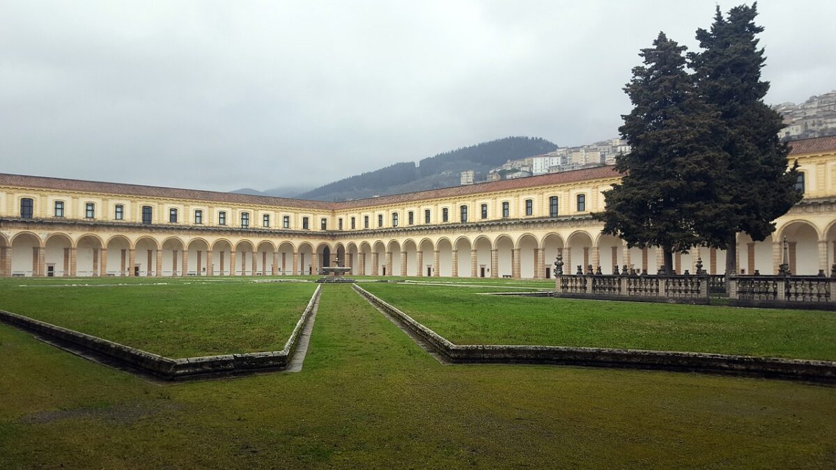 In questo borgo del Cilento potrai visitare uno dei monasteri più grandi d’Europa