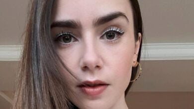 Emily in Paris, Lily Collins pubblica i primi Look della quarta stagione (FOTO)