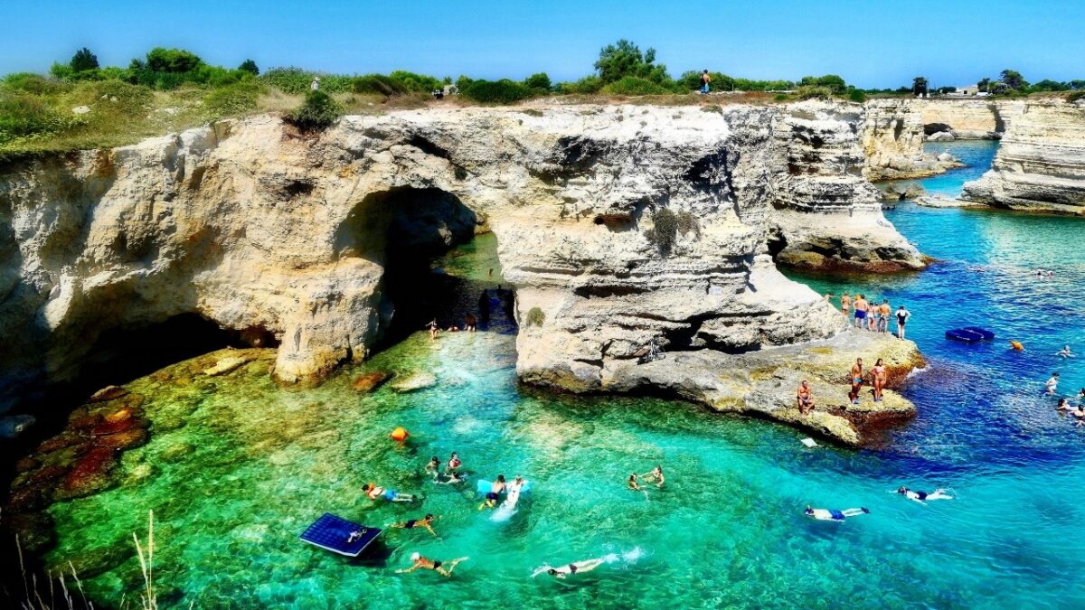 Le Grotte marine della Costa Salentina sono uno spettacolo che lascia senza parole