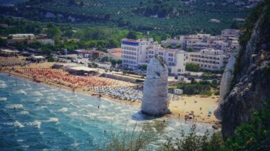 Dietro a questo incantevole Borgo di mare si cela una leggenda di amore e mistero…