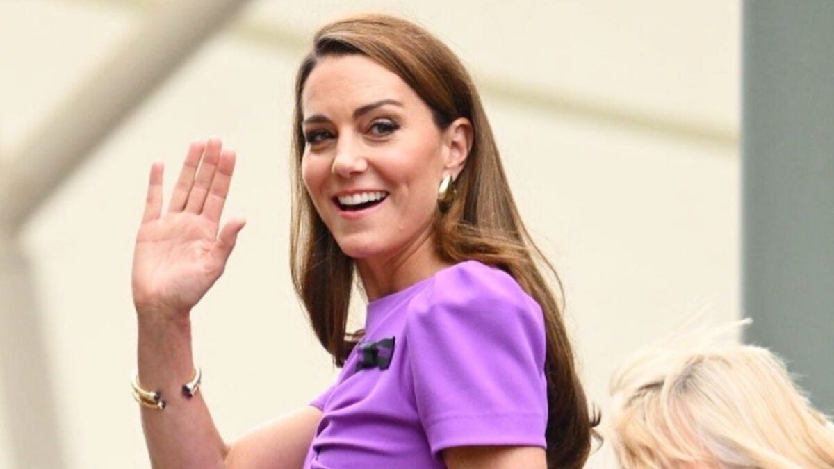 Kate Middleton torna in pubblico a Wimbledon, il significato dell’abito viola