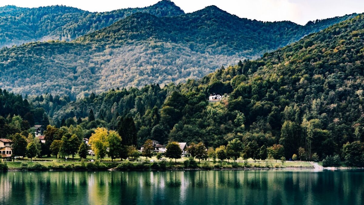 Un Borgo sul Lago di Ledro perfetto per scappare dal caldo! Resterai senza parole…