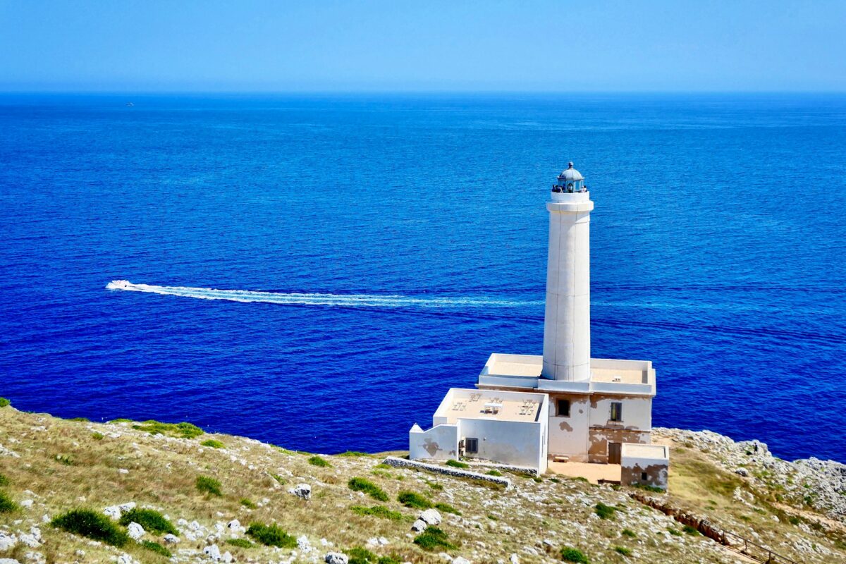 Baia di Castro: 4 esperienze imperdibili da vivere in questa perla del Salento