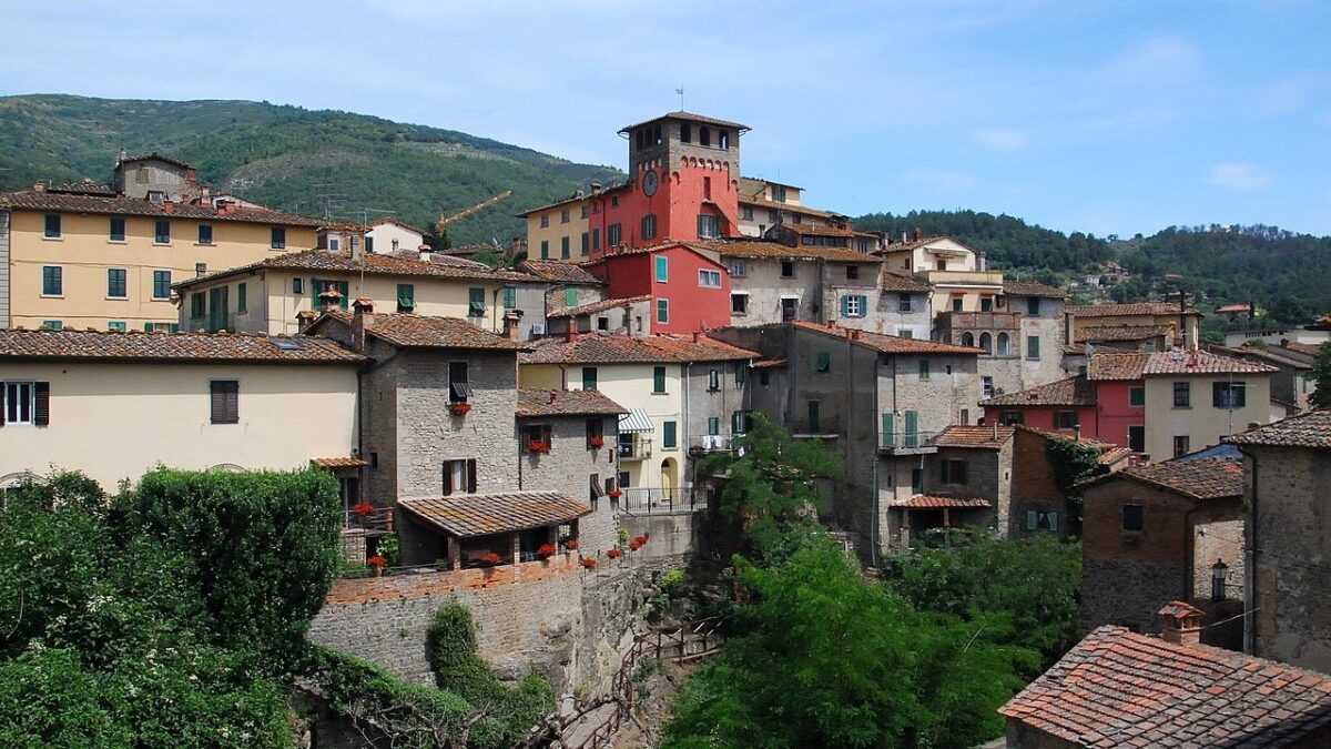 L’unione perfetta di storia, natura e atmosfere medievali, ecco il Borgo Toscano da scoprire subito!