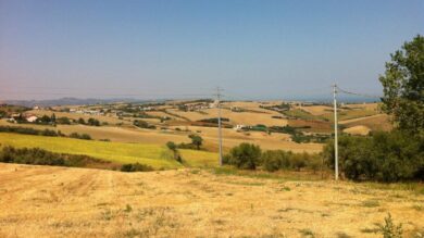 Arte in ogni angolo, questo borgo delle Marche sembra un Museo a cielo aperto…