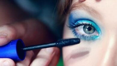 Video – L’Ombretto Frosted è la tendenza make Up occhi più “hot” dell’Estate 2024