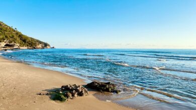 E’ la Spiaggia nascosta più bella della riviera Laziale, in pochi la conoscono!