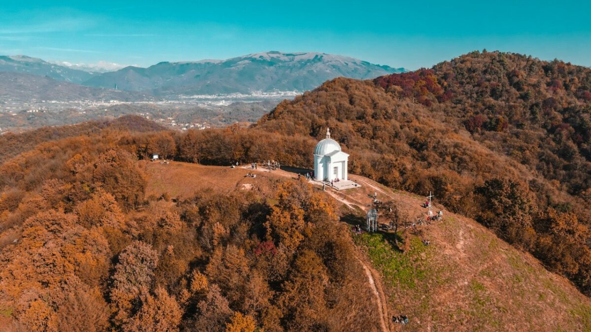 Una volta frequentato dai grandi Divi del Cinema, questo Borgo Veneto conserva un fascino senza tempo!