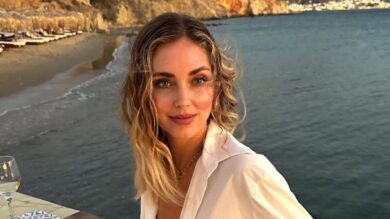 Chiara Ferragni, il Look per la cena al tramonto in Grecia è da urlo: guarda