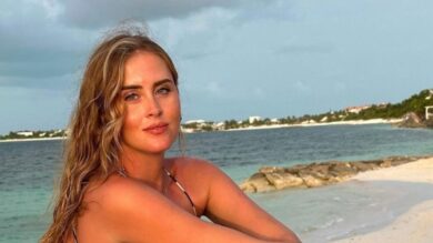 Valentina Ferragni, il Look per la spiaggia è animalier e gold: che schianto