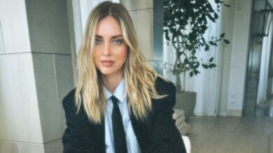 Chiara Ferragni, il Look da Business Woman è super glamour: l’Influencer replica così al Gossip