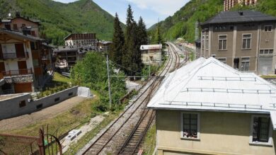 Questo piccolo borgo piemontese al confine con la Francia è un vero angolo di Paradiso