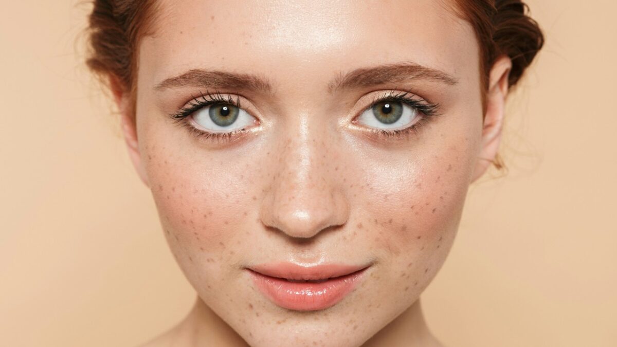 Skin Tint: il prodotto a metà tra skincare e make up da provare subito!