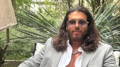 Can Yaman a Cannes per presentare El Turco con un Look da vero divo! (FOTO)