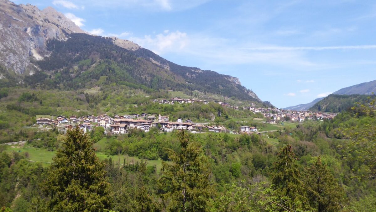 È la porta d’accesso alla Val d’Ambiez, un borgo incantevole da scoprire subito!