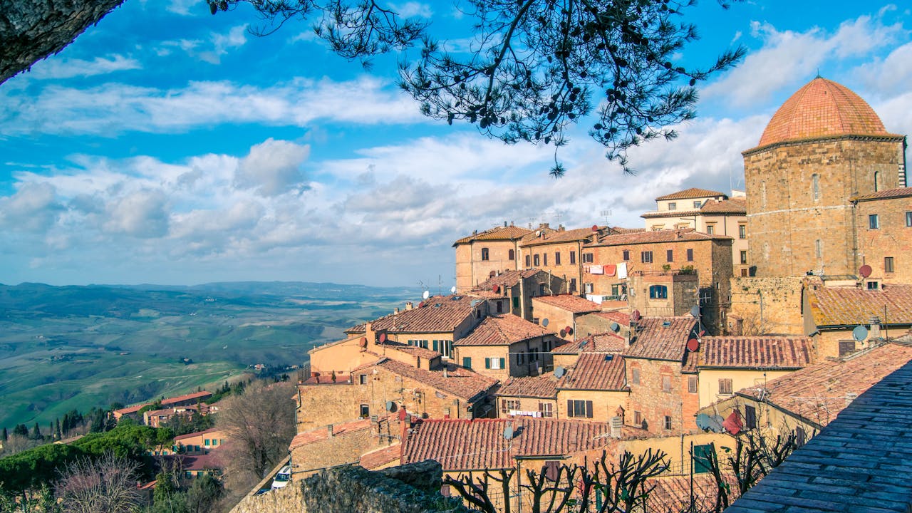 Un viaggio nel Tempo tra le città e borghi murati più belli della Toscana