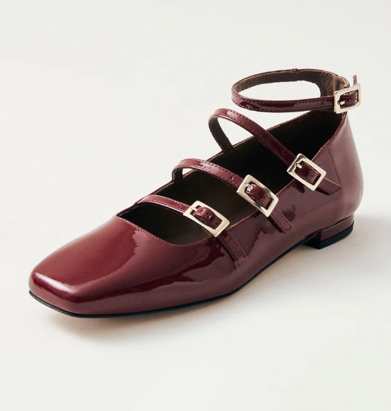 Qui le Scarpe bordeaux per dare colore ai look autunnali