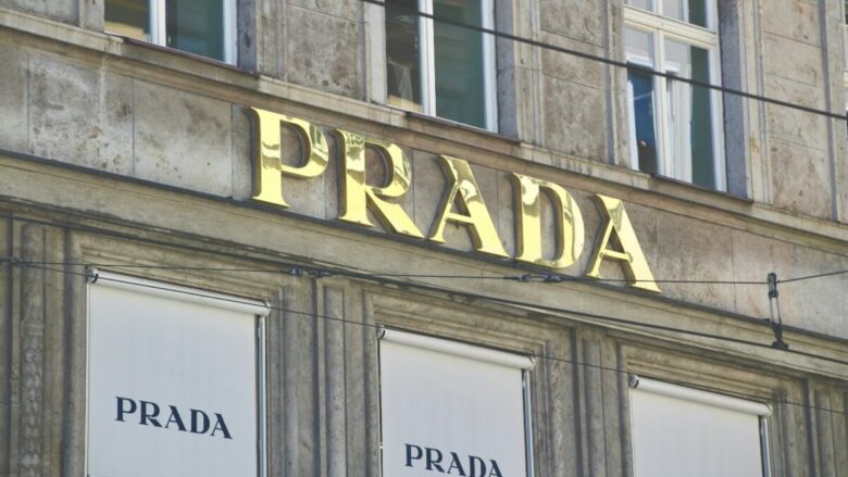 Prada firma la It-bag più desiderata della stagione