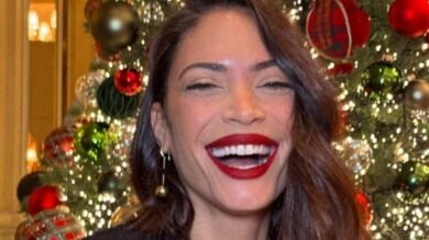 Elodie sfoggia il perfetto Beauty Look per Natale!