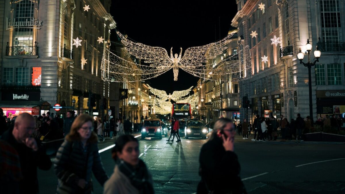 Natale a Londra: addobbi, mercatini, parchi e luoghi da non perdere nella capitale d’Inghilterra…