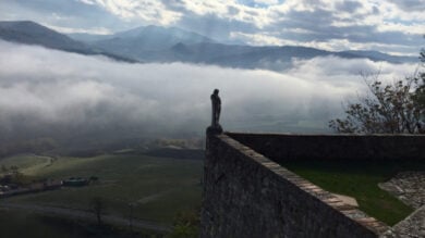 Un borgo così non l’avete mai visto, si trova all’interno di un castello!