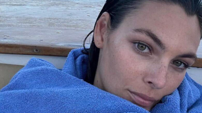 Vittoria Ceretti, il Mini-Dress con inserto in pelliccia è favoloso (FOTO)