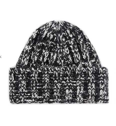 Il Cappello Beanie è l’accessorio salva look dell’autunno-inverno