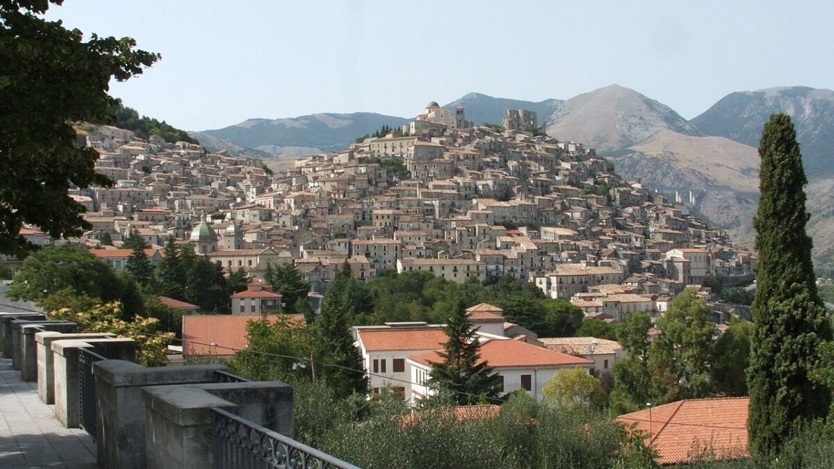 Questo piccolo borgo Calabro è una vera gemma autunnale