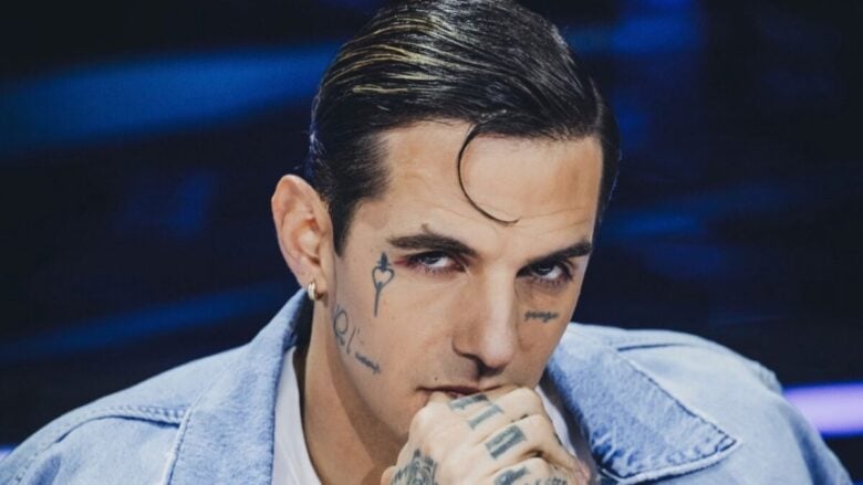 Achille Lauro sceglie Dolce&Gabbana per Sarà Sanremo, il Look da Dandy è favoloso