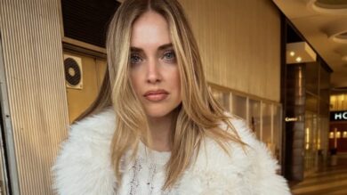 Chiara Ferragni sfoggia la mini-gonna scozzese più trendy, che Look (FOTO)