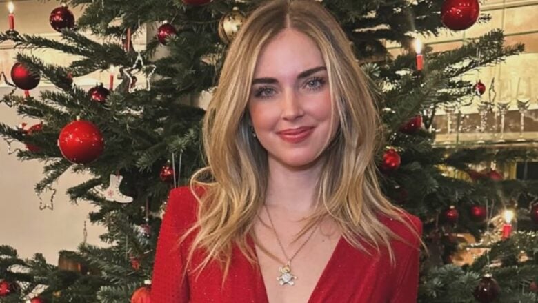 Chiara Ferragni, messaggio di speranza a Natale con questo look favoloso