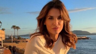 Elisabetta Canalis a Belve con il completo Mannish gessato, che stile