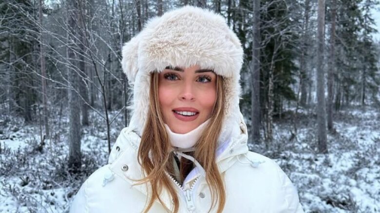 Valentina Ferragni, Look total white per la Montagna: il suo stile conquista