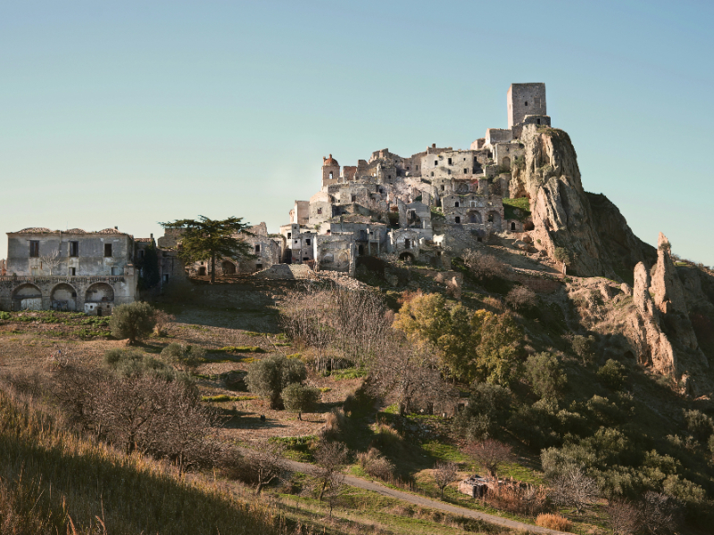 Questo borgo fantasma della Basilicata vi lascerà a bocca aperta