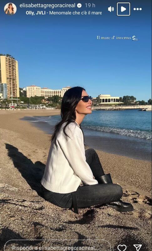 Elisabetta Gregoraci, bellissima in bianco per la giornata con il figlio Nathan Falco