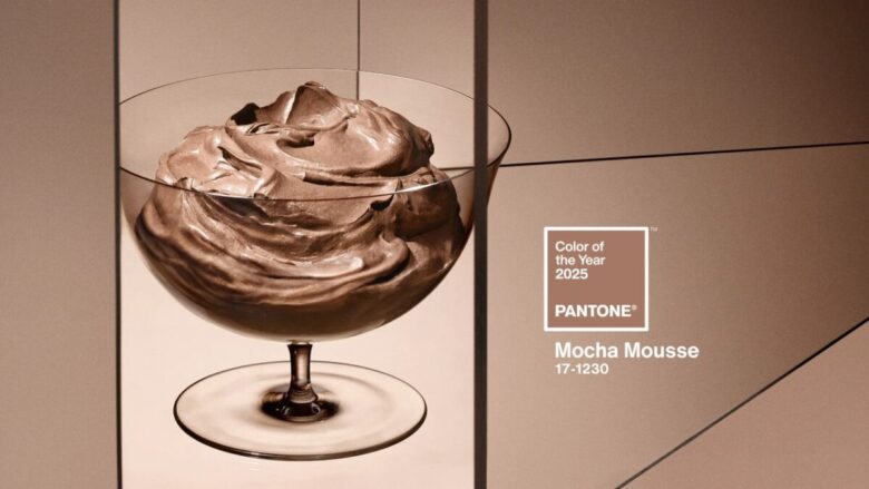 Mocha Mousse: il Colore Pantone del 2025 in 5 Capi da comprare ora….