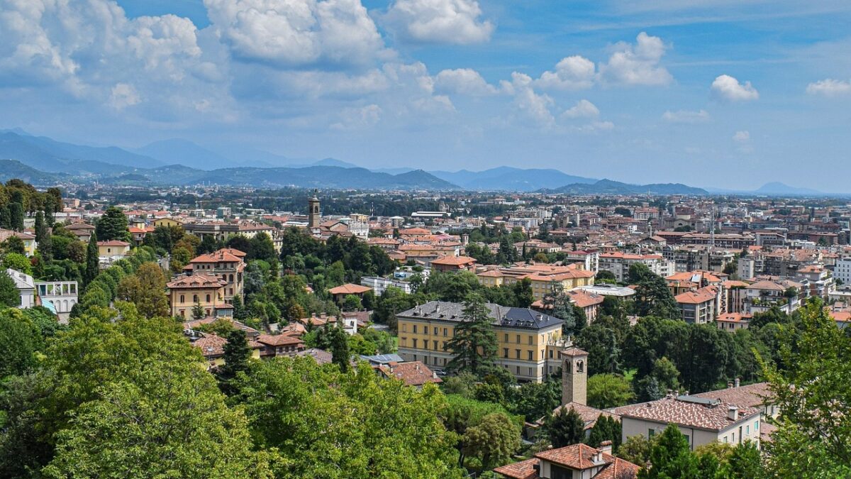 Qualità della vita 2024, le province italiane in cui si vive meglio: Bergamo stravince, Napoli fanalino di coda